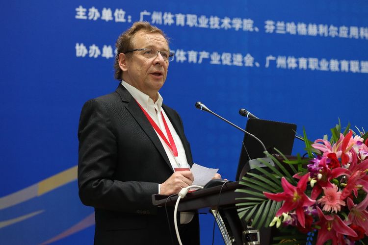 芬兰哈格-赫利尔应用科学大学卡利教授代表致辞