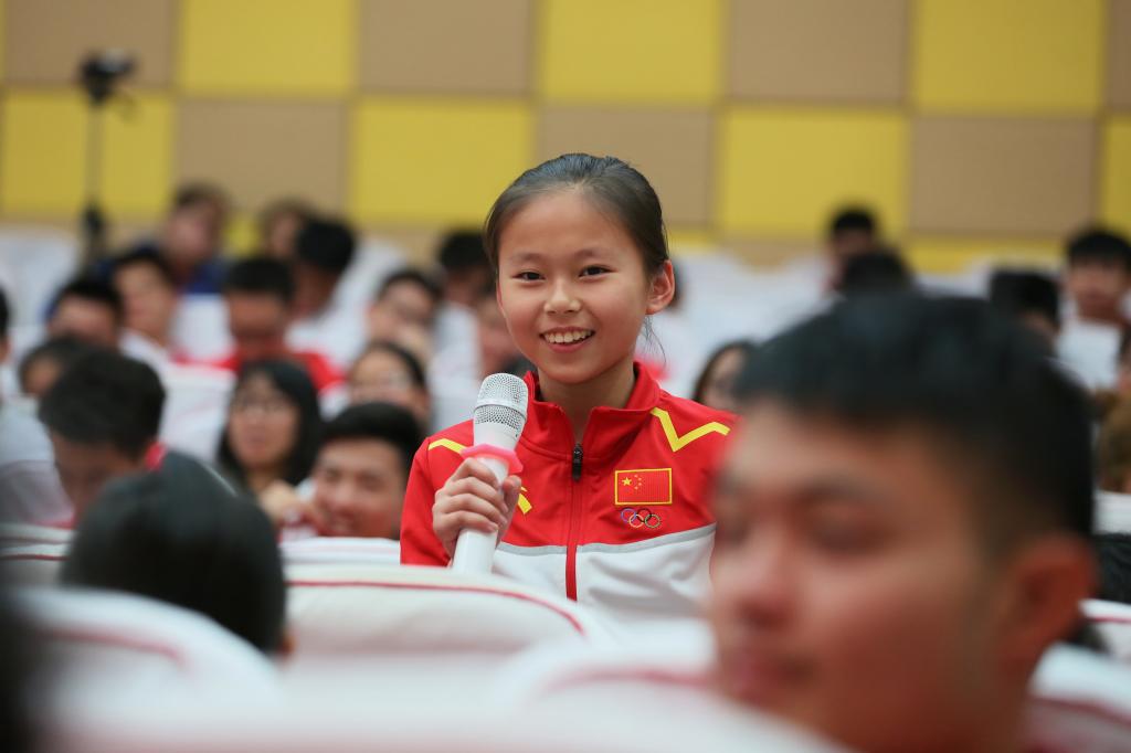 4.小运动员向冠军师姐请教“冠军秘笈”